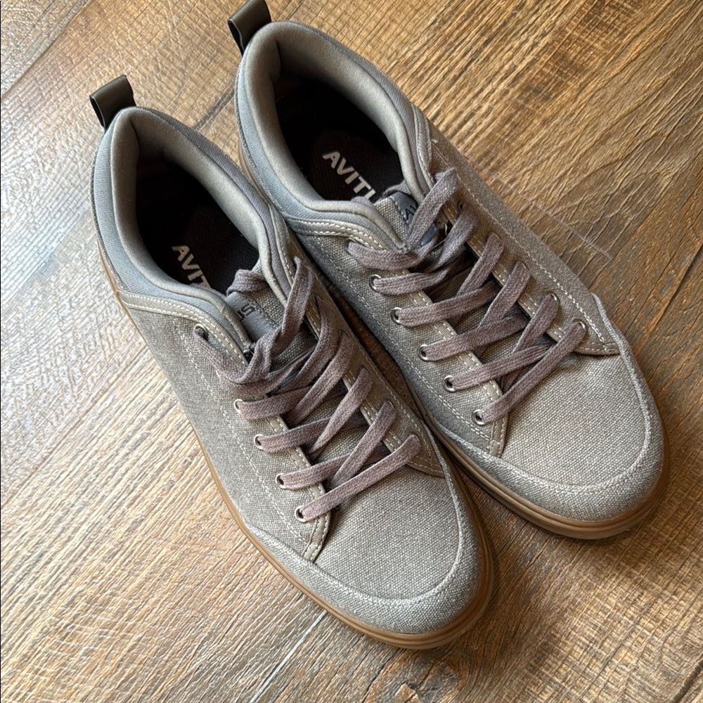 Trendy Gray Sneakers Urban Style